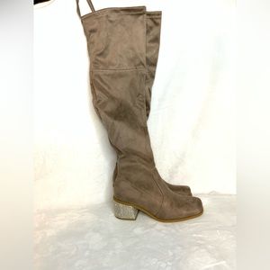 NWT Women’s  DIAMOND HEEL BOOTS, Never Worn Over The Knee Boots.